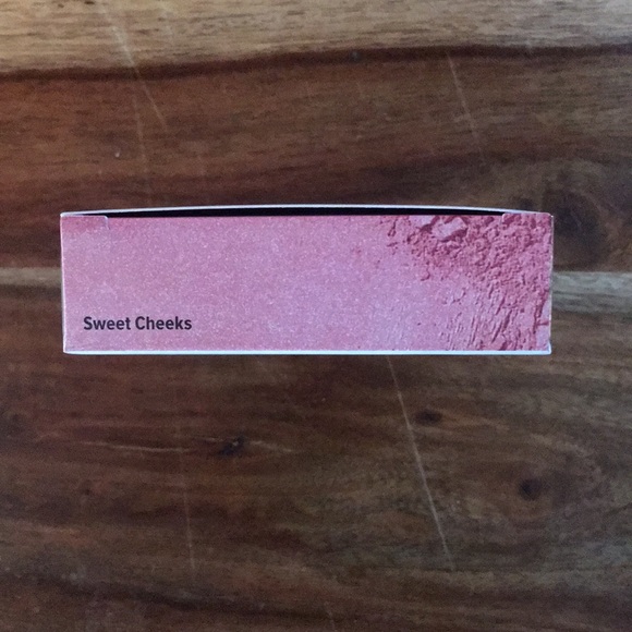 It Cosmetics Blush - Sweet Cheeks - Picture 2 of 2